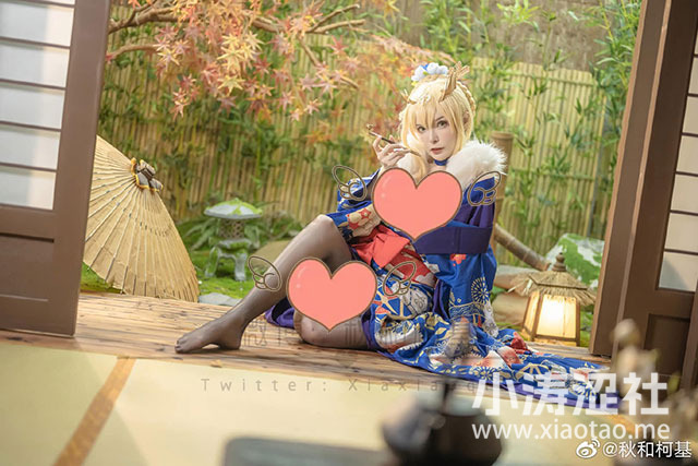 秋和柯基在《Fate/Grand Order》cos阿尔托莉雅