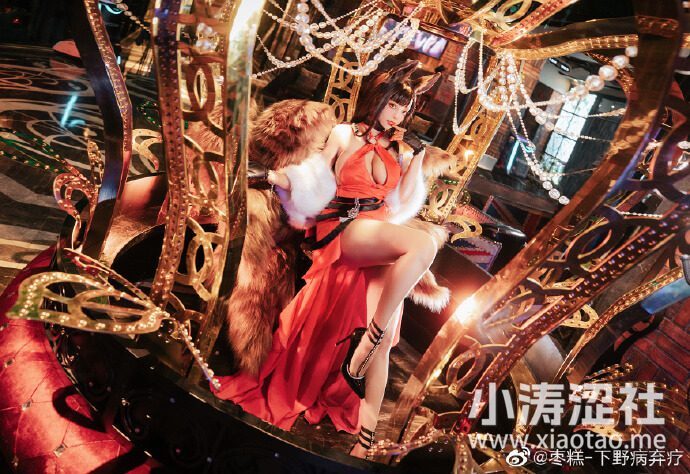 coser@枣糕_下野病弃疗在《碧蓝航线》cos赤城，性感美丽