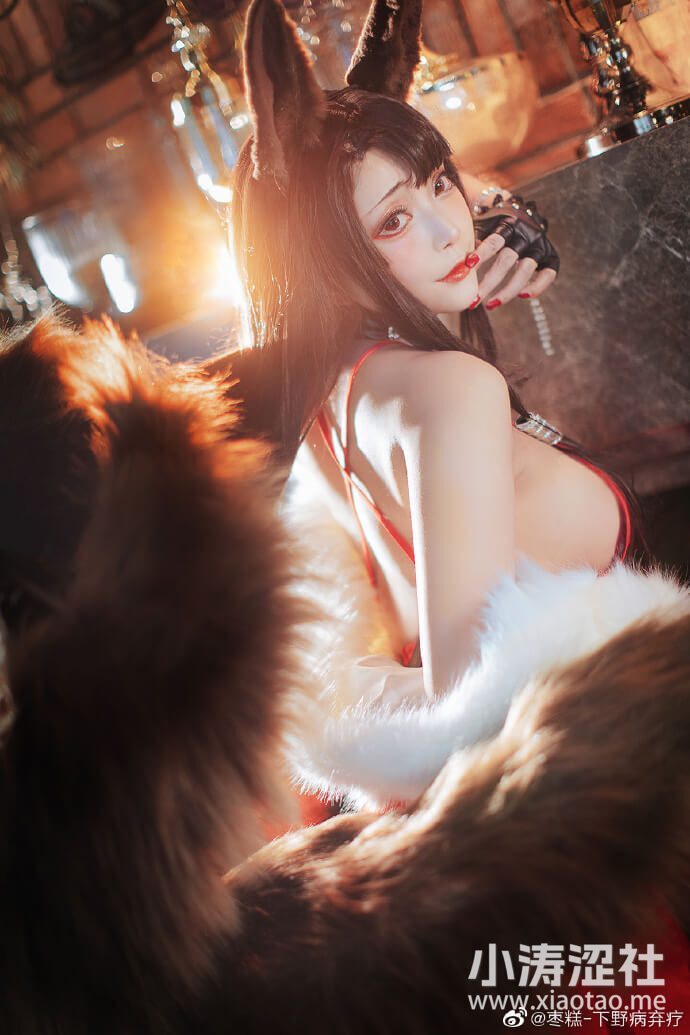 coser@枣糕_下野病弃疗在《碧蓝航线》cos赤城，性感美丽