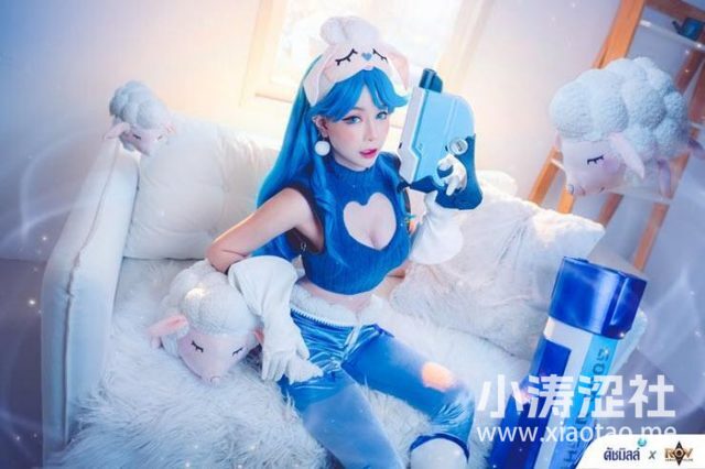 泰国女coser@pang3pong在《传说对决》中化身“甜梦时光”希露卡