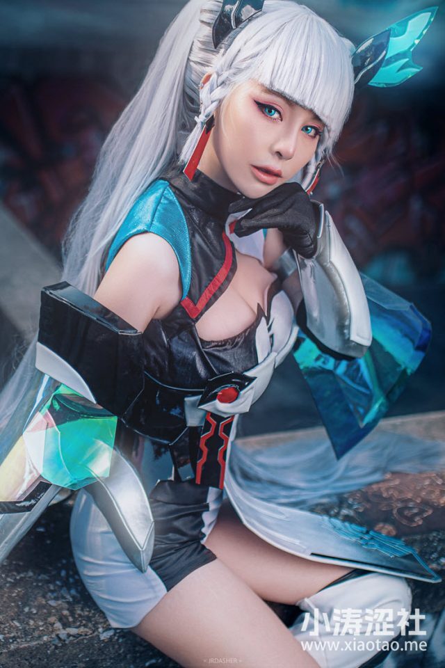 泰国女coser@pang3pong在《传说对决》中化身“龙影忍者”爱里