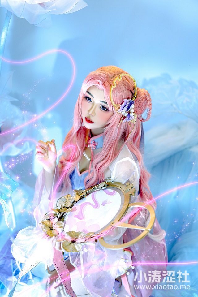 越南女coser@奉燕穿上“乞巧织情”套装化身古典美人王昭君