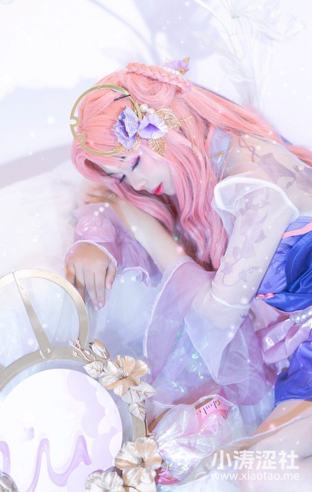 越南女coser@奉燕穿上“乞巧织情”套装化身古典美人王昭君