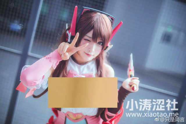 只是简言在《守望先锋》中COS化身“小甜心”宋哈娜D.Va