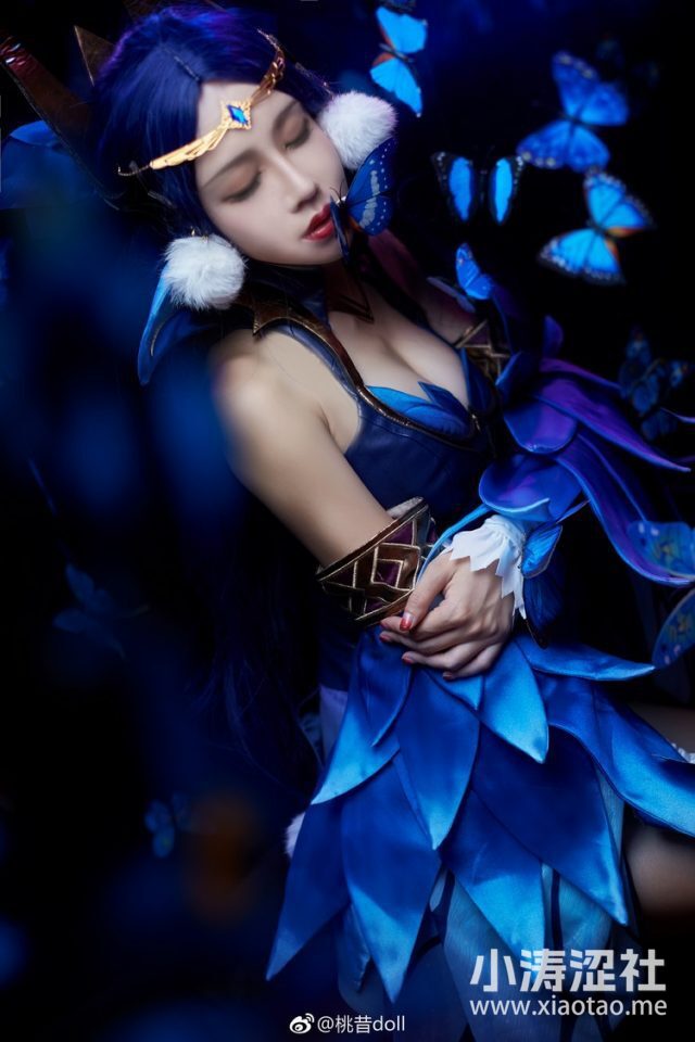 女coser@桃昔doll在游戏《王者荣耀》中化身“绝世舞姬”貂蝉