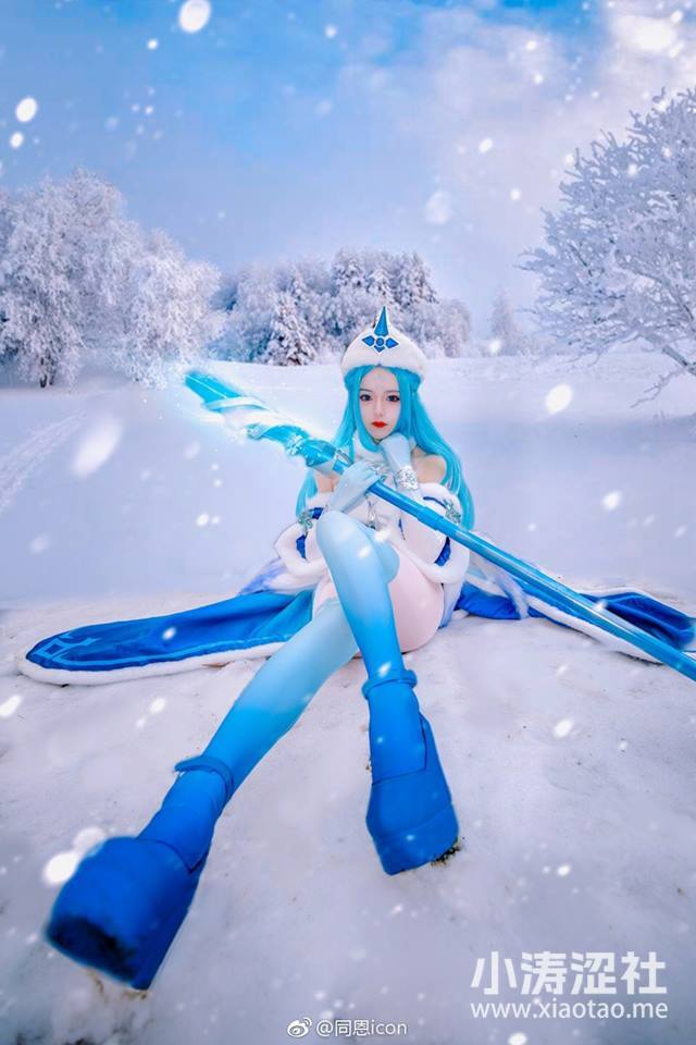 coser@同恩icon在《王者荣耀》中化身“冰雪女王”王昭君