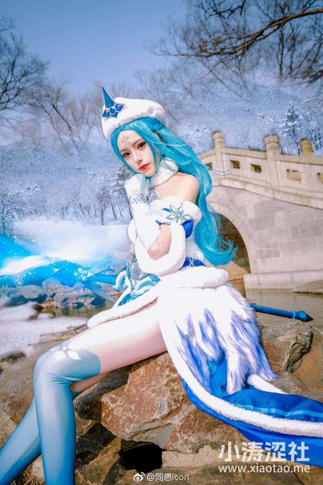 coser@同恩icon在《王者荣耀》中化身“冰雪女王”王昭君