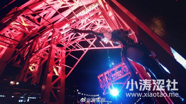 宮本桜cos《明日方舟》W，展现狙击魅影的酷帅迷人