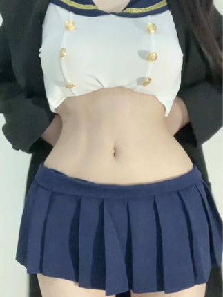 抖音小芋泥微密圈作品解析，她的付费资源值得观看吗？