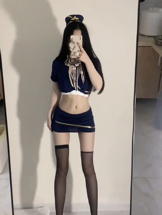 抖音小芋泥微密圈作品解析，她的付费资源值得观看吗？