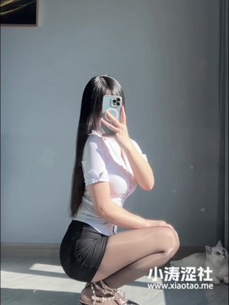 一只立耳猫Rikajiang微密圈作品美丽瞬间，抖音粉丝热议可爱姿态