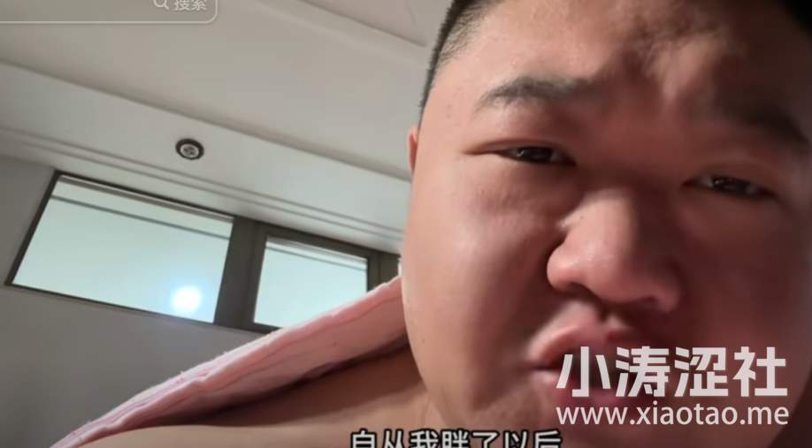 因为长相“顶配”，被男人疯狂骚扰的老哥成了“同”圈天菜！_黑料正能量