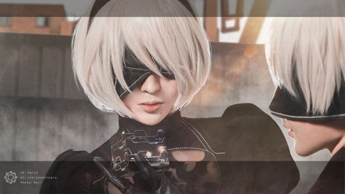 NieR:Automata COSPLAY：当《尼尔：机械纪元》的2B女孩拥抱“尤尔哈9S”时