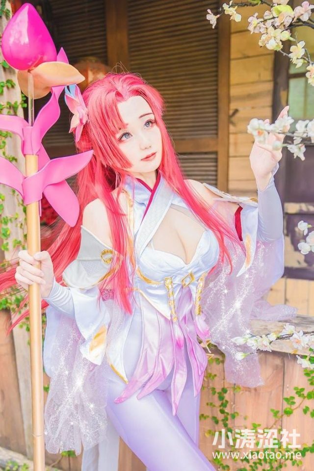 肉感少女coser@Neneko在《王者荣耀》中化身魅力迷人的貂蝉