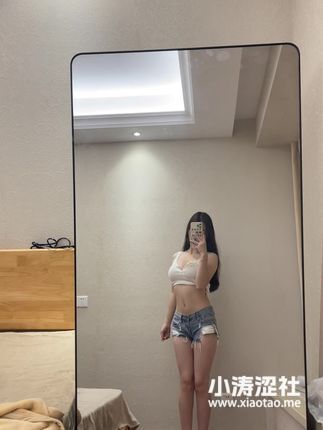四川辣妹UU宝的微密圈作品图片，展现时尚品味和生活态度