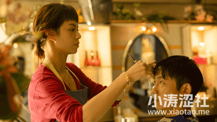 《请问，还有哪里需要加强》黑道大哥与洗头妹的纯爱喜剧，春风与宋芸桦主演的九把刀电影新作 7 月上映首图