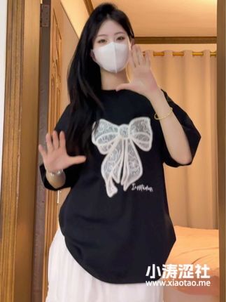 蓝云小园双视角舞蹈视频，多角度欣赏她的表演