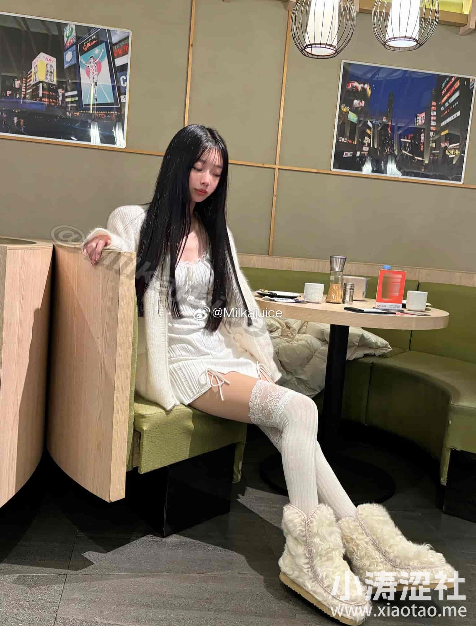 牛奶里的果汁微密圈网红作品资源，丝袜美足拍摄技巧吸引粉丝关注