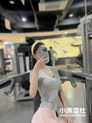 金希儿微密圈照片资源赏析，时尚博主生活热爱者