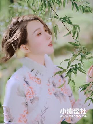 尤妮丝微密圈作品资源走红，令人心动的妩媚魅力和迷人笑容