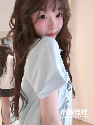 网易CC灰灰娜大尺度定制舞蹈，高颜值高挑美女的热辣演出