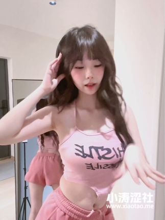 网易CC灰灰娜大尺度定制舞蹈，高颜值高挑美女的热辣演出