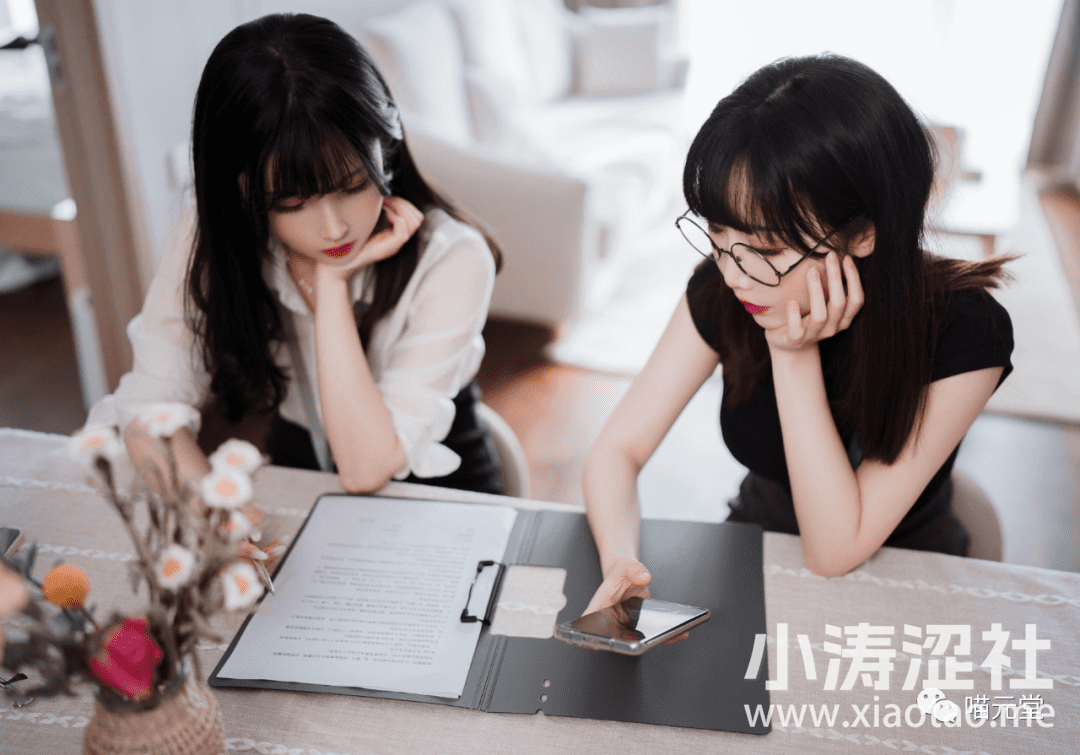 rioko凉凉子&面饼仙儿cos~制服双人 cosplay写真图片欣赏