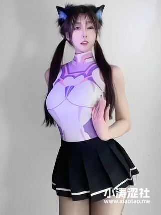 CC奶尤双视角热舞合集，如何欣赏她的完整舞蹈表演？
