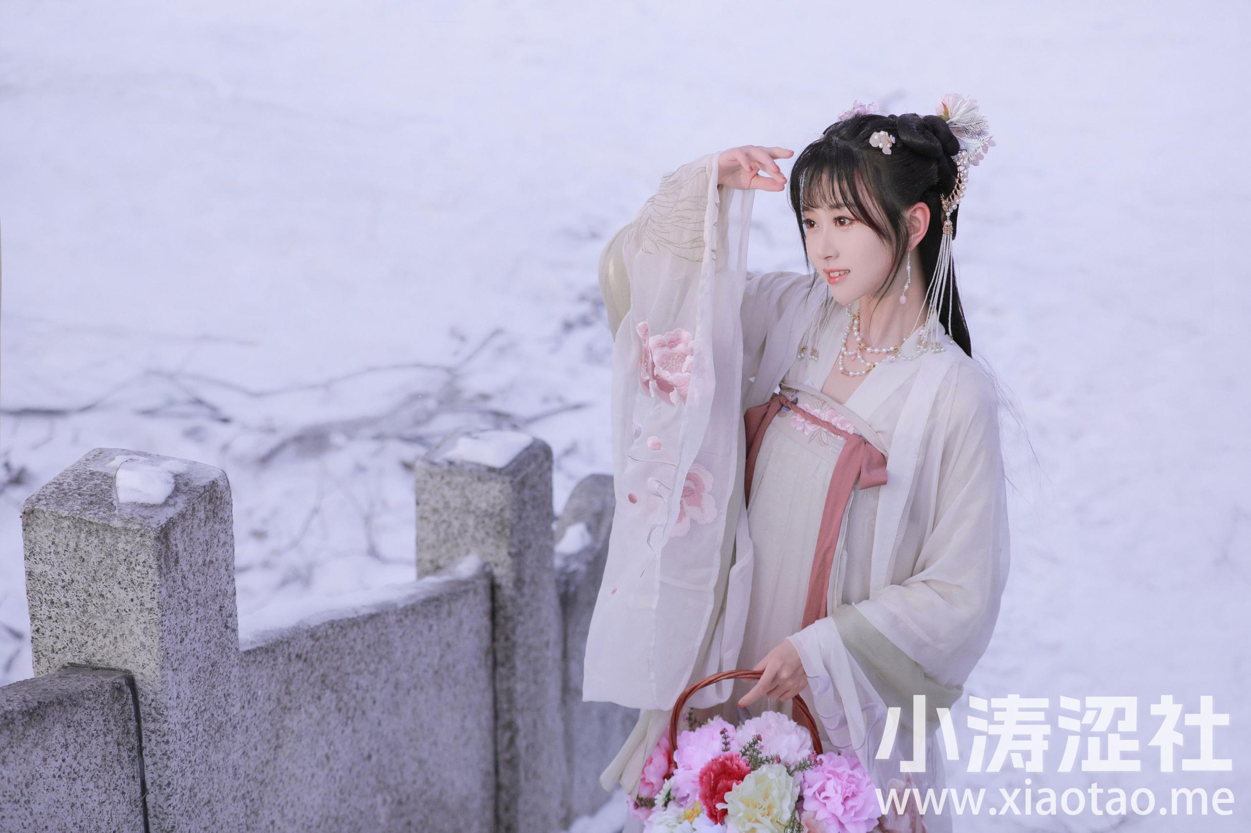 比翼 古风 汉服 少女 冬天 雪景