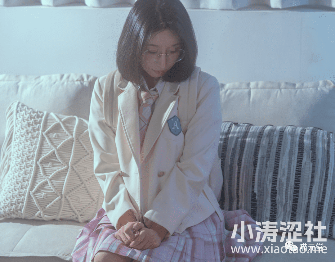 云溪溪cos~反差学妹 cosplay写真图片欣赏