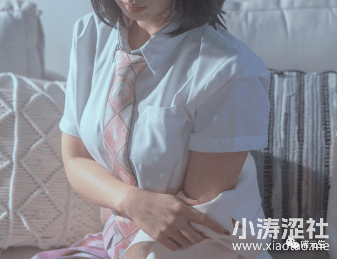 云溪溪cos~反差学妹 cosplay写真图片欣赏