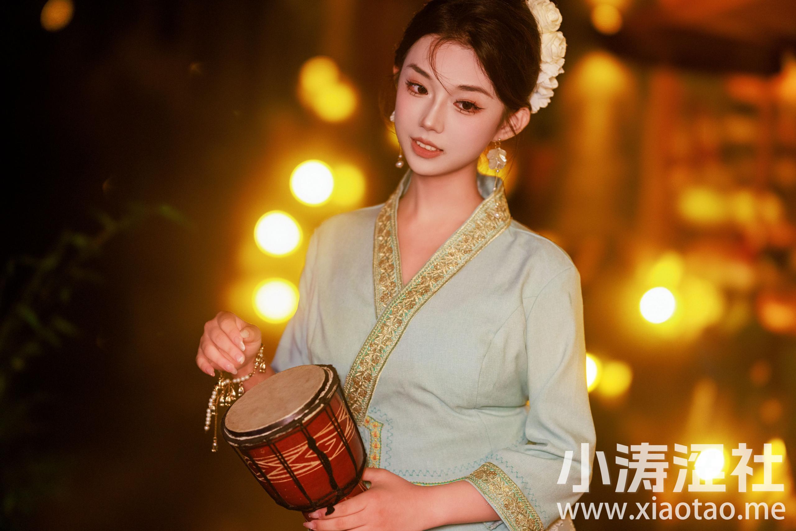 傣族女孩 