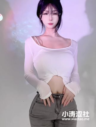 CC奶尤双视角热舞合集，如何欣赏她的完整舞蹈表演？