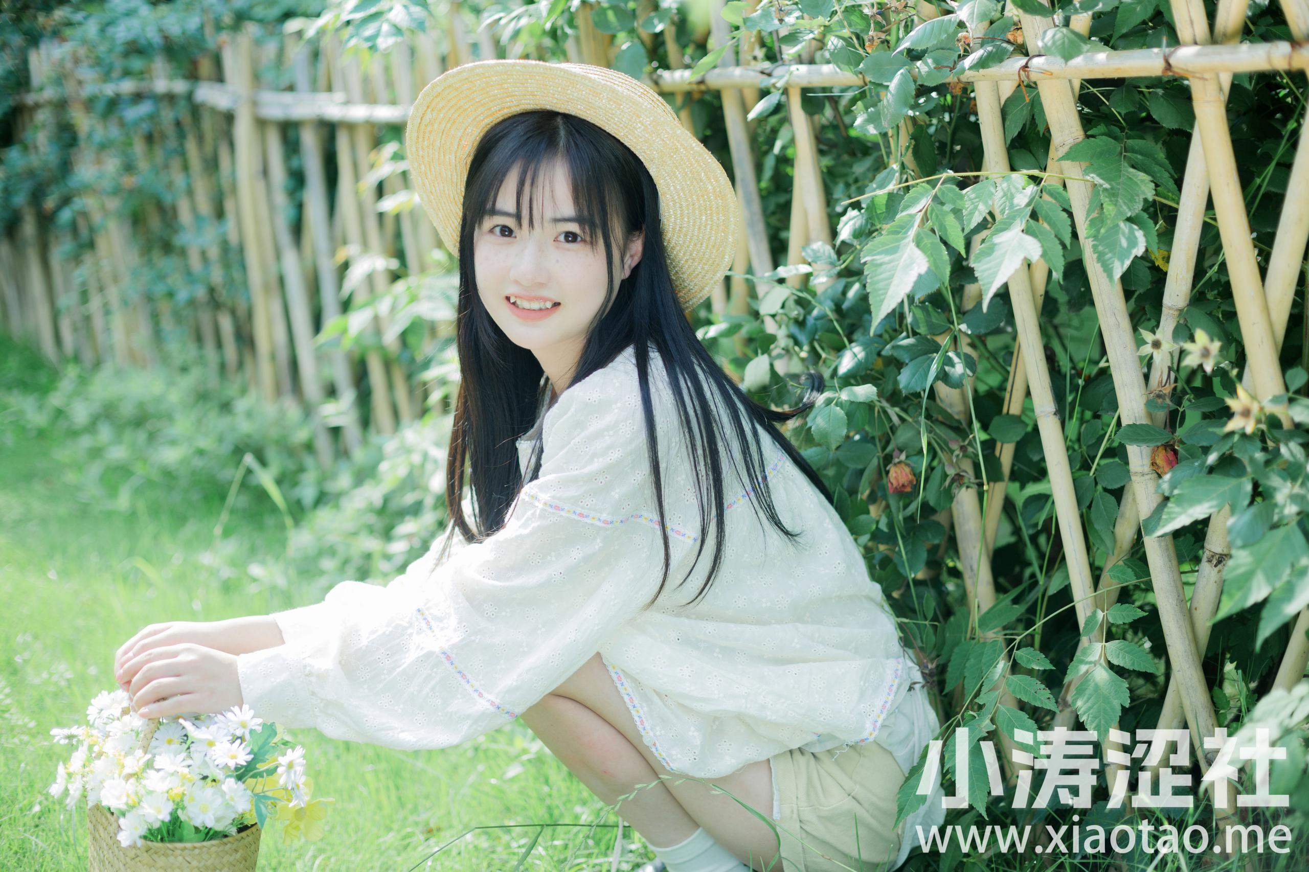 闲逛的意义 小清新 绿色 美少女 黑长直 森系