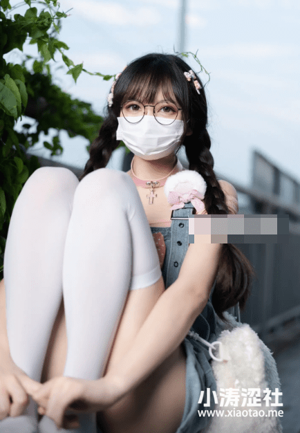 抖音网红佳佳拖把QvQ甜美可爱的身材诱惑，完美无瑕的半球吸引众多粉丝-1
