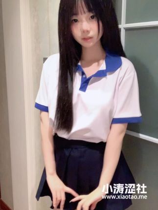网易CC灰灰娜大尺度定制舞蹈，高颜值高挑美女的热辣演出