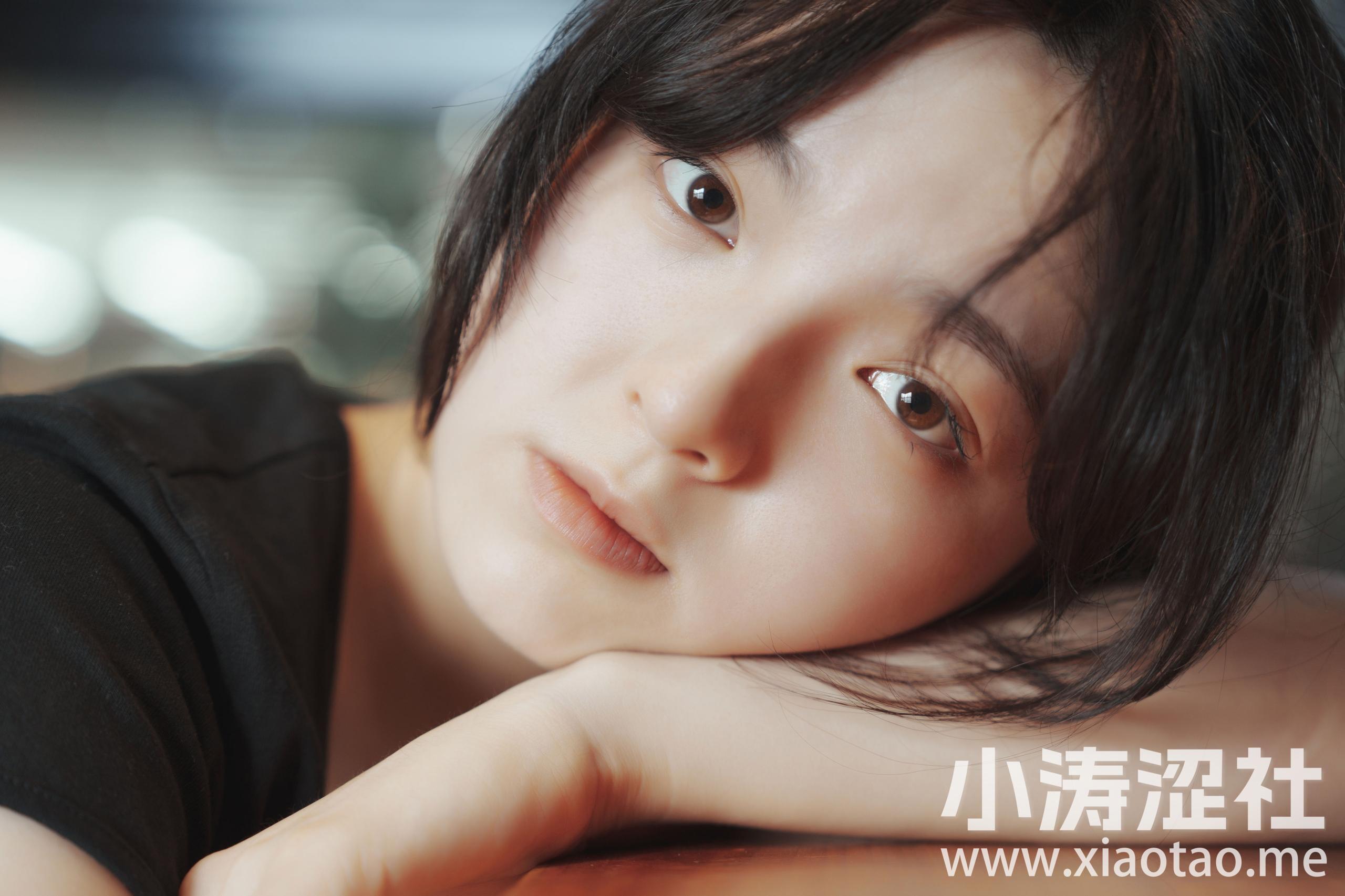 咖啡屋里的素颜女孩 模特 人像 女生